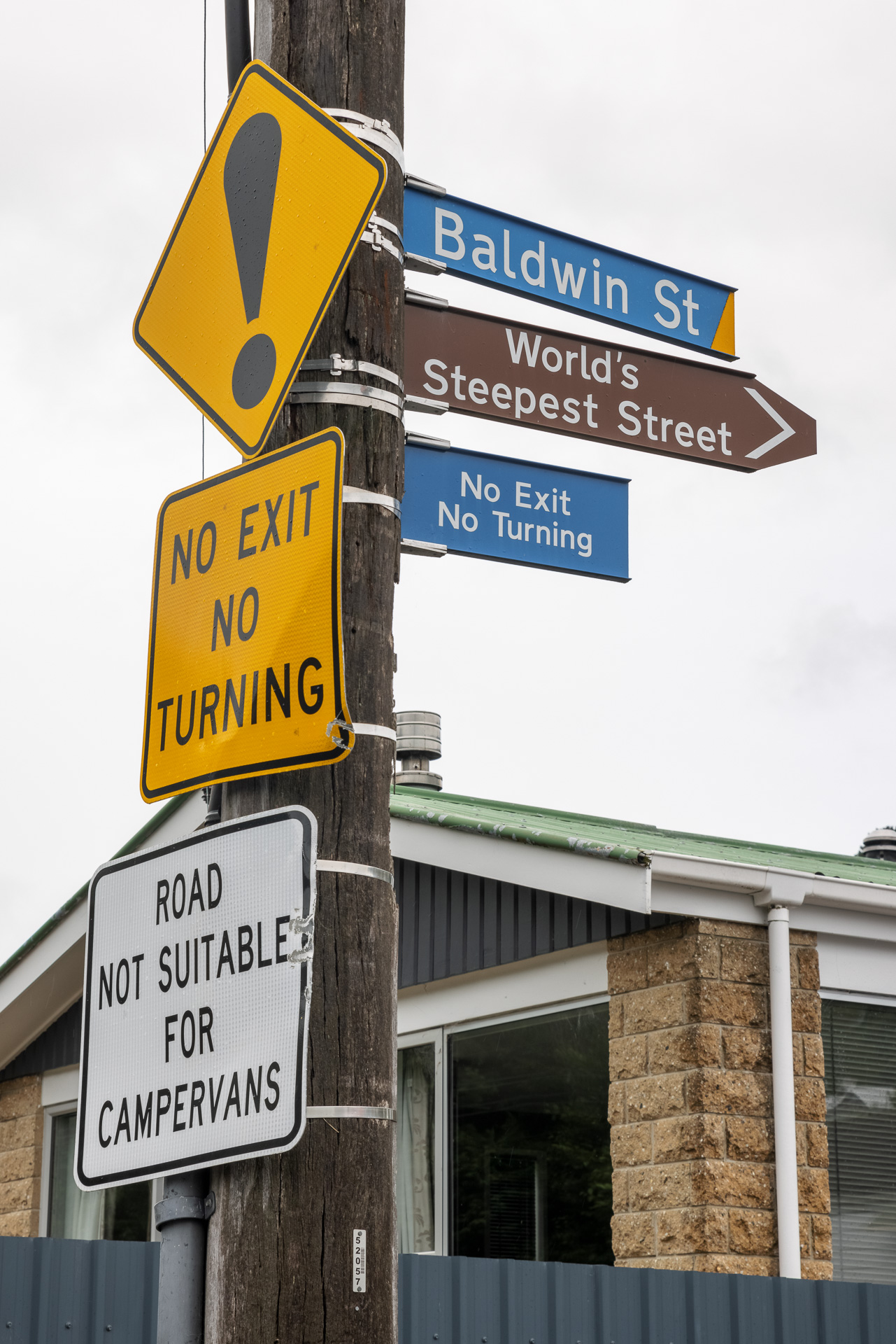 Baldwin St Steepest Street Signs