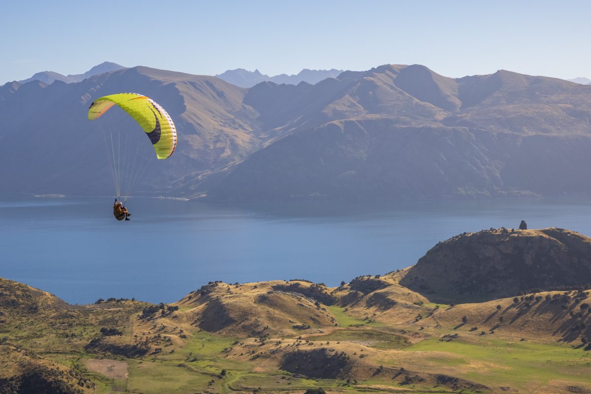 Paraglider Lake Wanaka